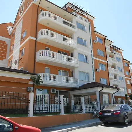 Sea Diamond D14 Apartmán *